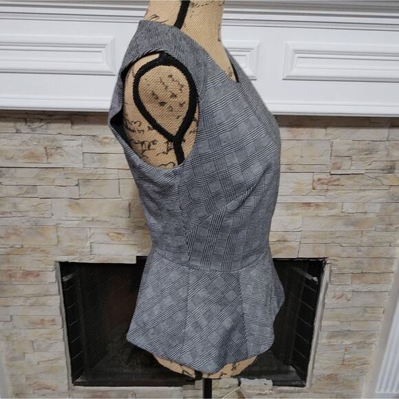 Vince Camuto Academia grey peplum blouse size medium - Picture 3 of 7